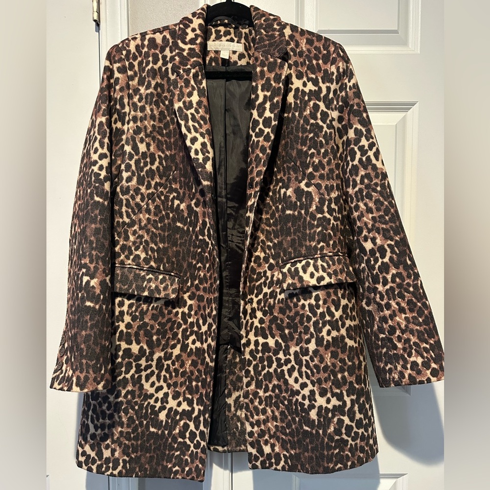 New York and company leopard print coat. 🐆 Women’s large.